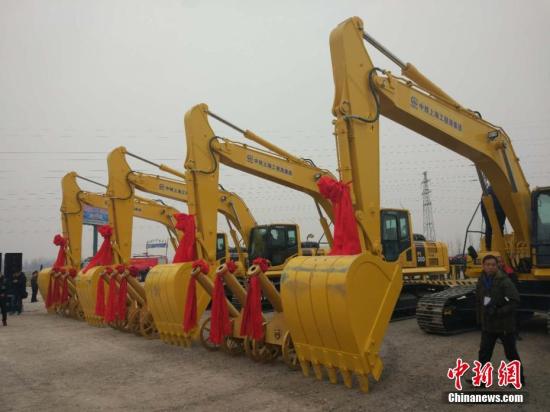 资料图:京雄城际铁路开工仪式。<a target='_blank' href='http://www.chinanews.com/' >中新网</a>记者 李金磊 摄 资料图:京雄城际铁路开工仪式。<a target='_blank' href='http://www.chinanews.com/' >中新网</a>记者 李金磊 摄